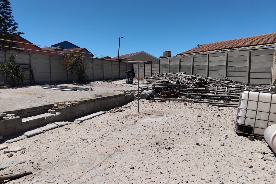 5 Bedroom Property for Sale in Strandfontein Western Cape